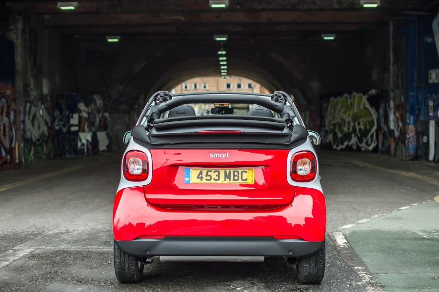  Smart ForTwo Passion Cabrio 2016 года  (UK) (фото 16 из 30)